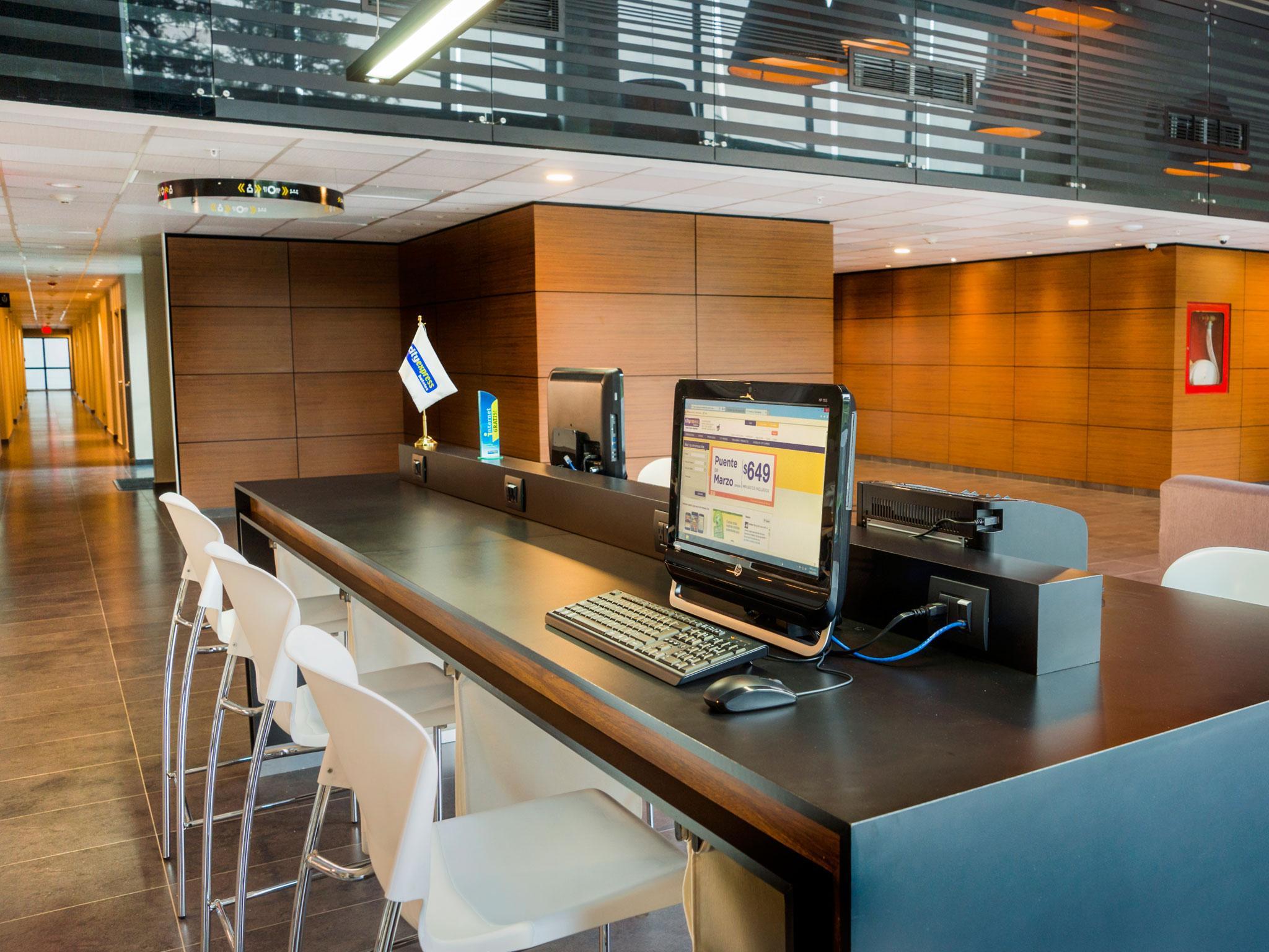 City Express Plus By Marriott Cali Colombia מראה חיצוני תמונה